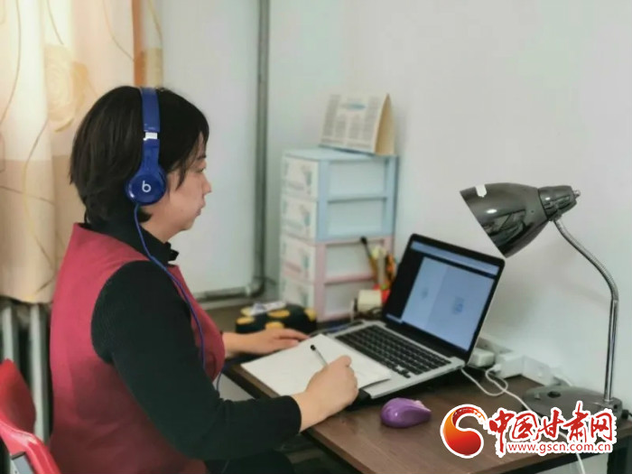 【三八特刊·“疫”線心聲】她，24小時(shí)聆聽(tīng)“疫”動(dòng)的心