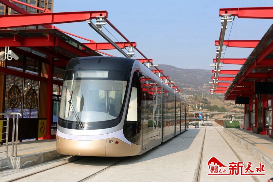 王銳調(diào)研有軌電車示范線一期工程、工業(yè)博物館等項目建設(shè)情況