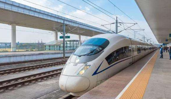 蘭鐵局將再開3趟專列助力復(fù)工復(fù)學