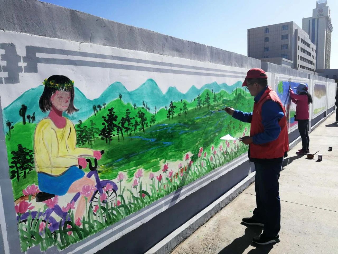 金昌：用畫(huà)筆扮靚城市“顏值”