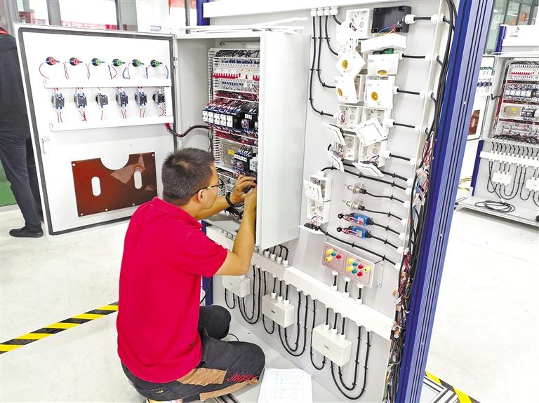 全國(guó)首屆職業(yè)技能大賽甘肅選拔賽開賽