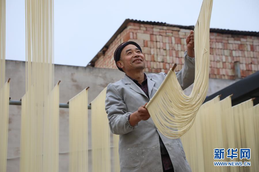新華網 | 麥積區(qū)黃家莊：冬日村莊 掛面飄香