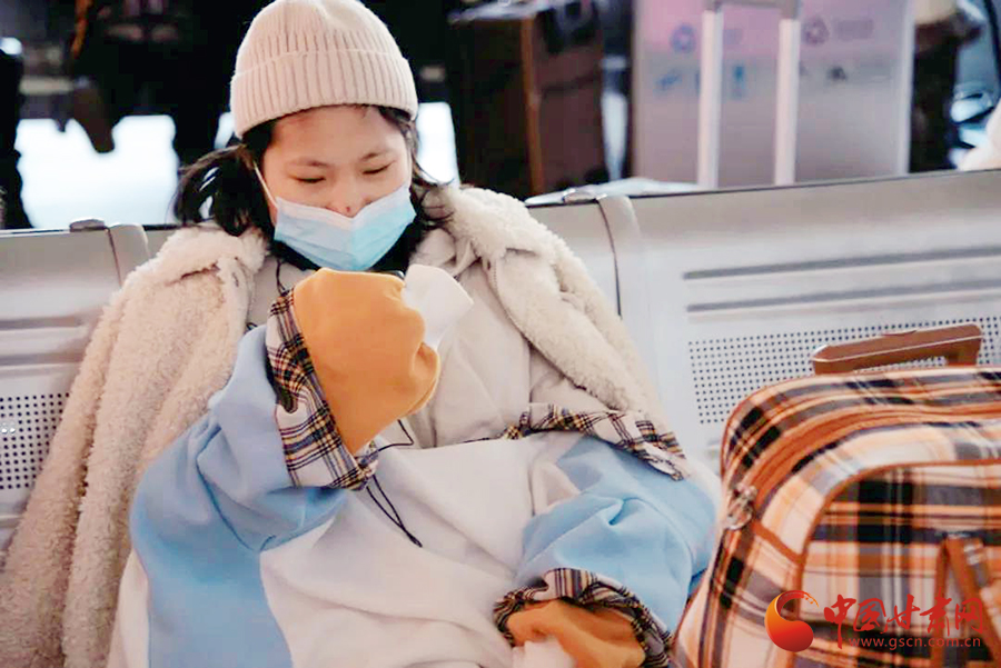 春運(yùn)故事：歸途的車站，有溫情、愛情，還有堅(jiān)守