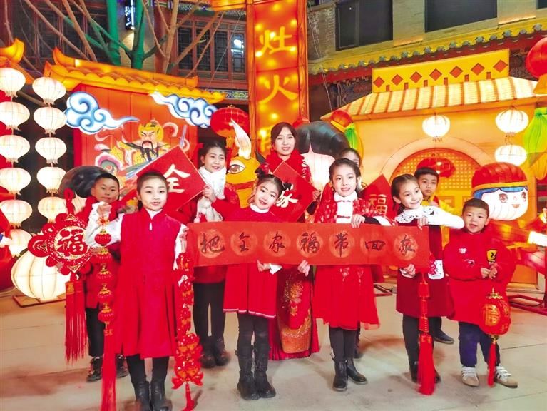 原創(chuàng)音樂電視《全家?！废蛱m州市人民拜年！