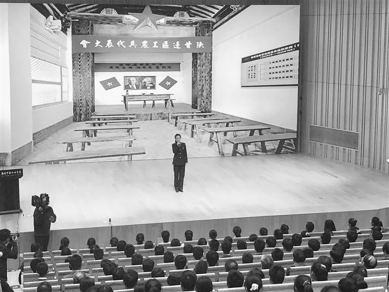 蘭州市開展“學(xué)黨史、頌黨恩、跟黨走”紅色文化進(jìn)校園活動(dòng)