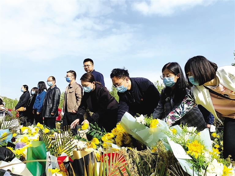 中央駐甘新聞?dòng)浾撸涸鷮?shí)開展黨史學(xué)習(xí)教育 把好故事講給全國(guó)人民