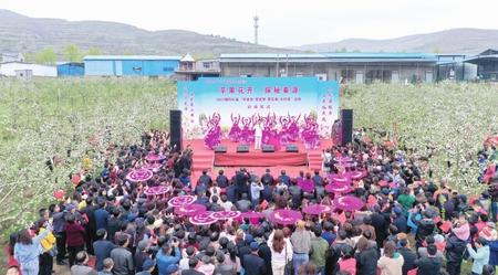 隴南禮縣舉辦“學(xué)黨史·感黨恩·賞花海·鄉(xiāng)村游”活動