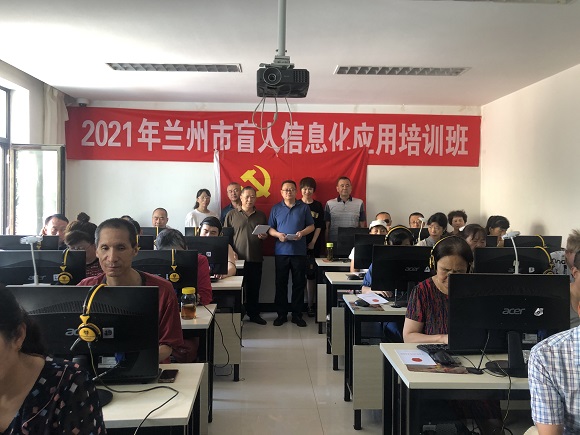 維權(quán)處黨支部開展“法律宣傳進學?！敝驹刚叻?wù)活動