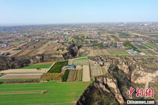 圖為位于甘肅省慶陽(yáng)市西峰區(qū)境內(nèi)的南佐遺址地貌。(資料圖) 甘肅省文物局供圖