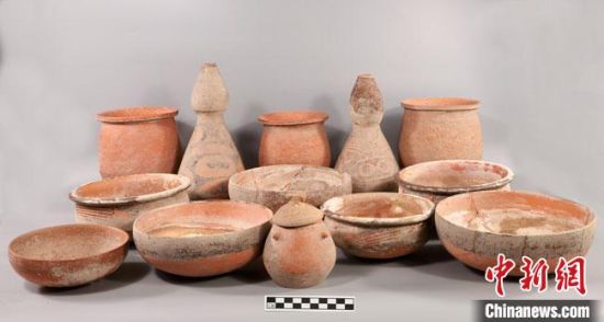 圖為圪垯川遺址出土的器物組合。(資料圖) 甘肅省文物局供圖