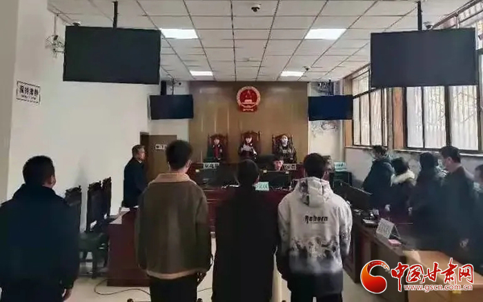 依法帶娃！甘肅省平?jīng)鍪邪l(fā)出首份《家庭教育令》