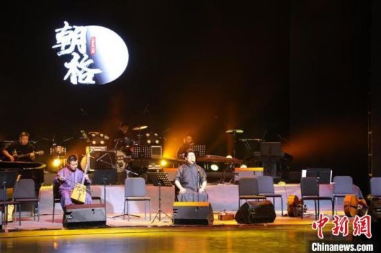 圖為甘肅本土原生態(tài)樂(lè)隊(duì)“朝格組合”在蘭州演出。(資料圖) 受訪人供圖