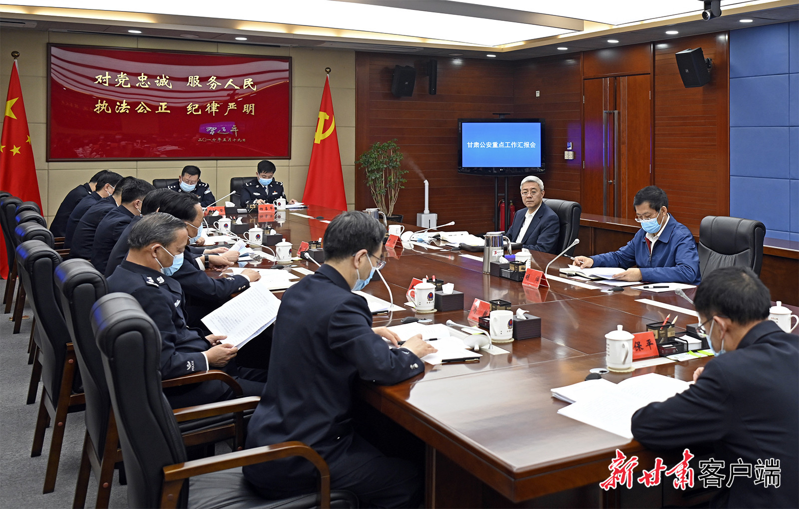 【甘快看】尹弘在甘肅省公安廳調(diào)研時強調(diào)：堅持政治建警鍛造公安鐵軍，全力以赴防風(fēng)險保安全護穩(wěn)定