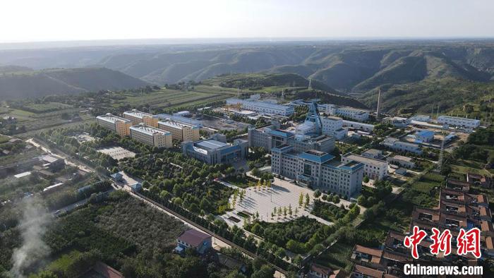 圖為華能正寧核桃峪煤礦廠區(qū)。(資料圖) 慶陽市委宣傳部供圖