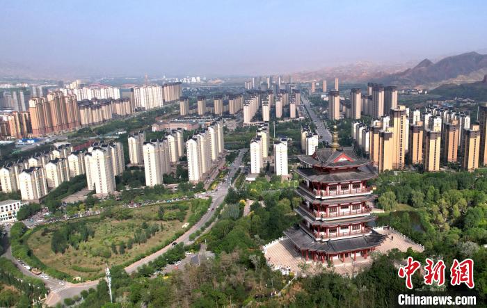 圖為“南涼古都”樂都朝陽山片區(qū)的今朝?！⊙Φ?攝