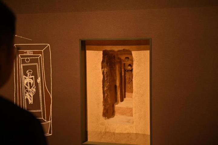 張家川縣馬家塬車輿博物館展陳的馬家塬遺址出土文物。李亞龍 攝