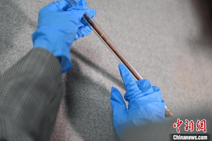 2024年5月7日，拍攝的甘肅省博物館館藏國寶級文物“白馬作”毛筆。李亞龍　攝